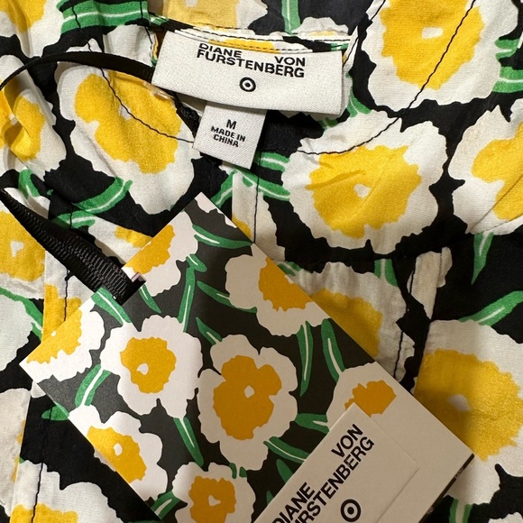 DVF For Target Women’s Poppy Hooded Nylon Packable Medium Vest BNWT - Picture 8 of 15